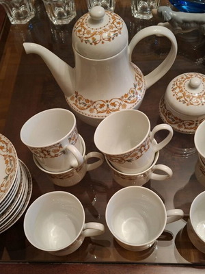 Ionia Vintage Tea and Dessert Set 34 Pieces New