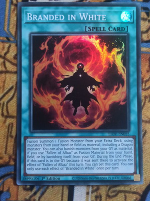 Branded in White κάρτα Yu-Gi-Oh! σαν καινούργιο, super rare spell