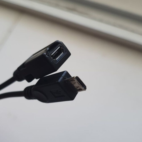 Micro USB OTG adapter like new with simultaneous charging