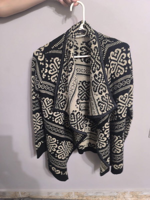 Cardigan sweater