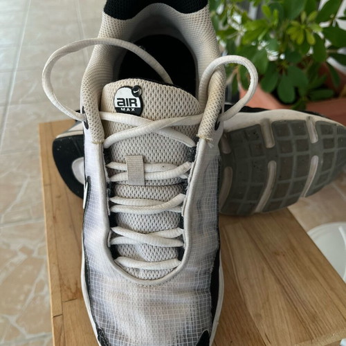Nike Air Max Nova white athletic shoes size 40