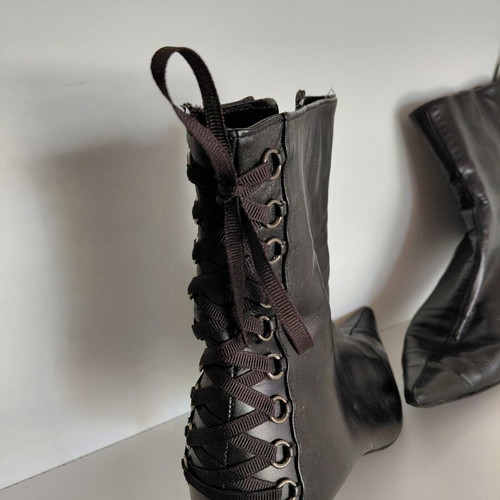 Hispanitas black ankle boots like new with heel and decorative laces