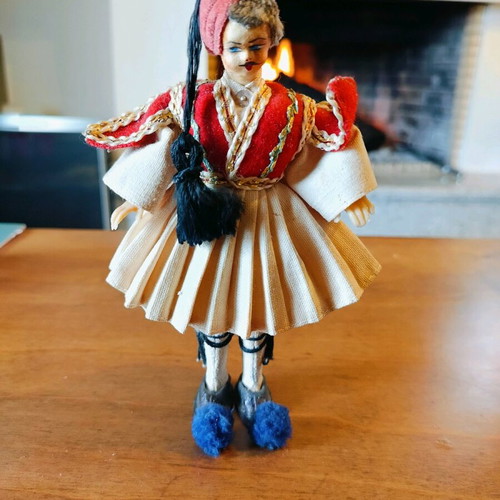 Collectible miniatures with traditional costumes like new