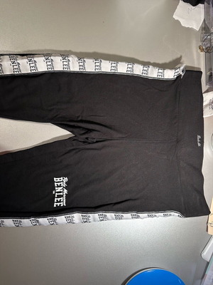 Benlee leggings black used with seam unraveling, size S