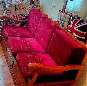 Πωλείται τριθέσιος καναπές-κρεβάτι (190 Χ 165) και δύο πολυθρόνες (82 Χ 65) όλα μασίφ ξύλο