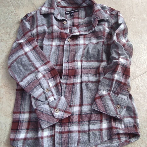 Boys' plaid shirt 5-6 years like new, red and black