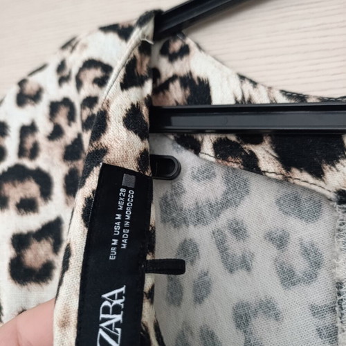 Zara leopard print midi dress size M like new