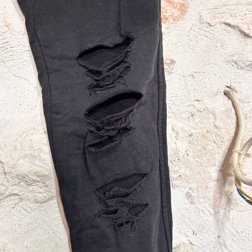 Happiness Distressed Joggers size M used, black