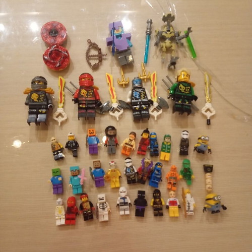Minifigures like new, all together