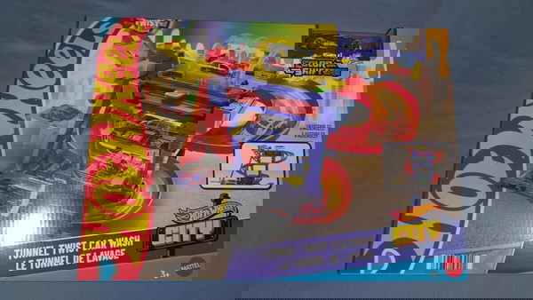 HOT WHEELS TUNNEL TWIST CAR WASH
