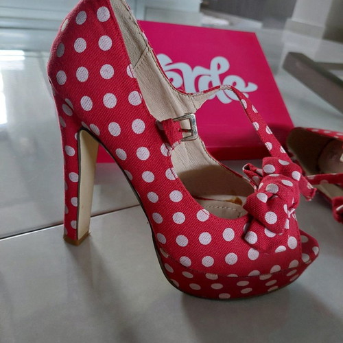 Verde sandals used, red with white polka dots, high heel, size 37