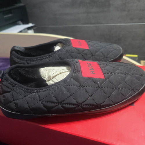 Hugo Boss slippers size 42, black