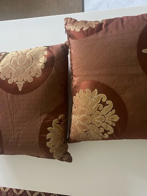 Set of pillows 40x40cm with embossed designs linen and cotton new