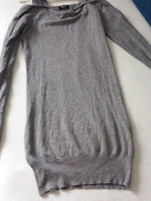 Women's gray thin wool long blouse used, size M