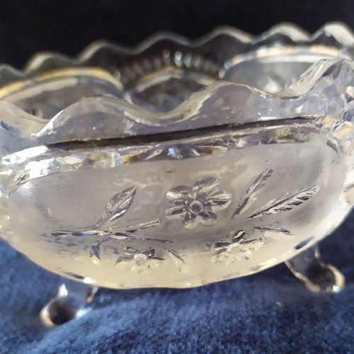 Crystal bowl with feet new, cut glass decoration