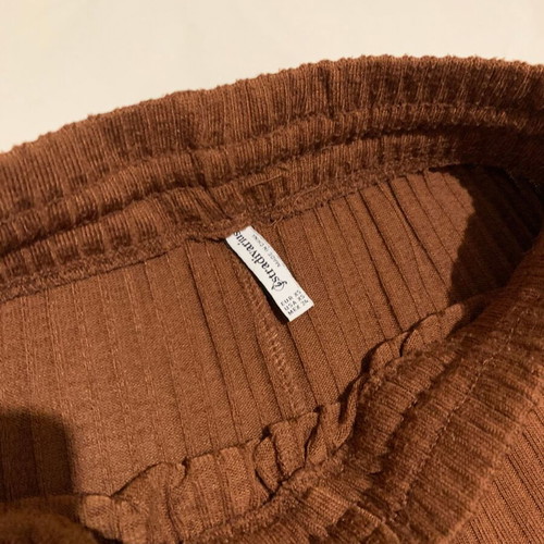 Stradivarius women's brown flare jogger pants like new, size XS
