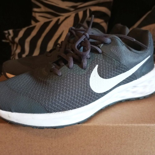 Nike Revolution 6 running shoes like new, gray, size 38.5