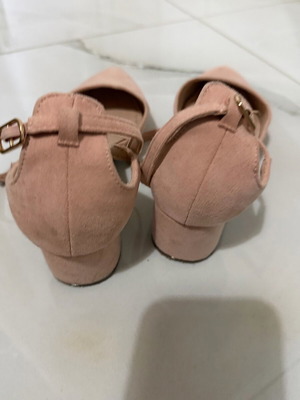Beige pumps with strap used, 5 cm heel, size 36