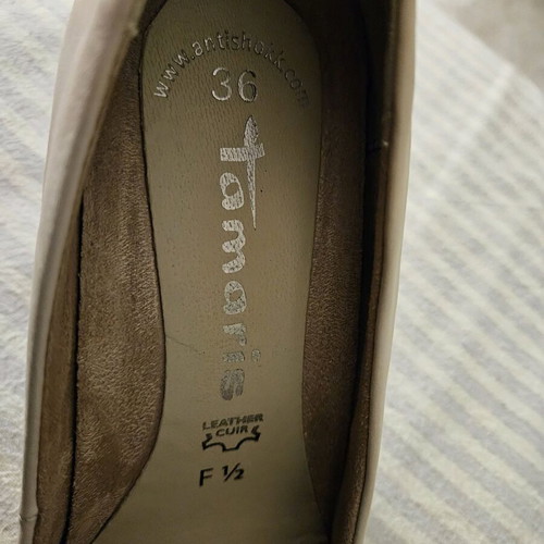 Tamaris pumps like new, size 36, beige