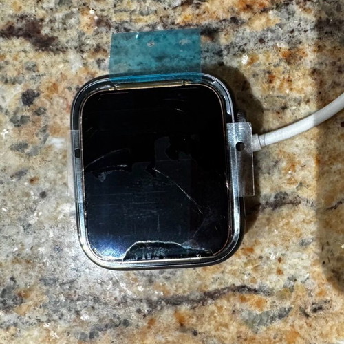 Apple Watch 4 44mm used with broken screen for repair or parts