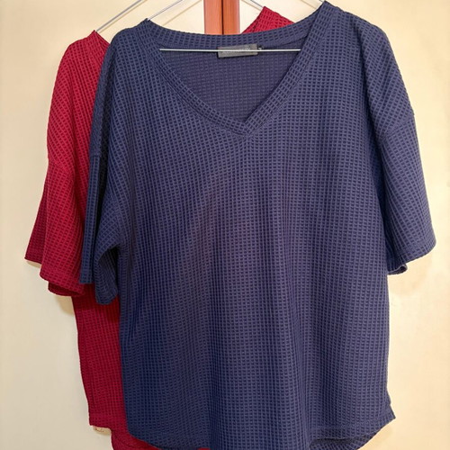 Short-sleeve t-shirts red and navy blue size M like new