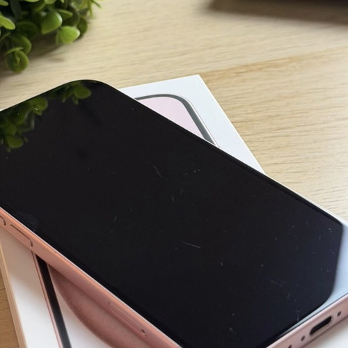 Apple iPhone 15 pink like new, 128GB, 20+ MP camera