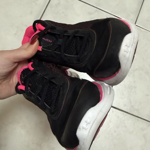 Under Armour Spine Laser women's running shoes used, size 38.5, black and pink