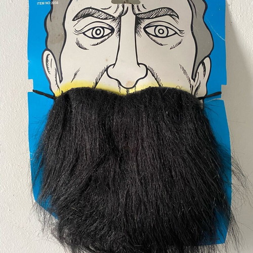 Vintage beard in excellent condition, carnival accessory