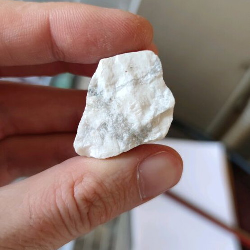 Howlite new