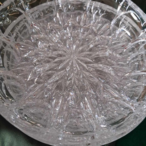 Set of 12 vintage crystal dessert and fruit plates like new