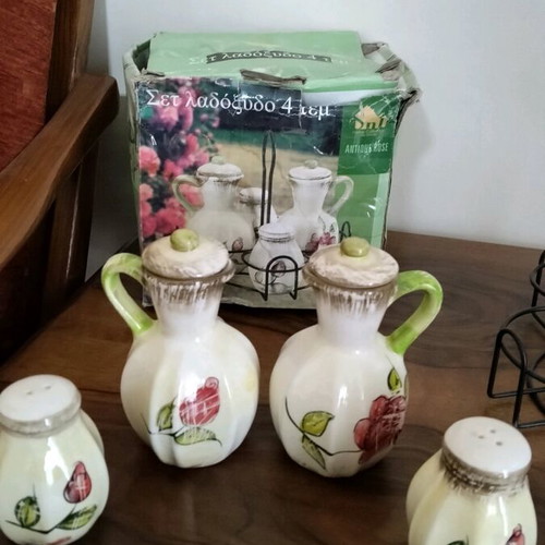 Serving set of 4 pieces new for table use