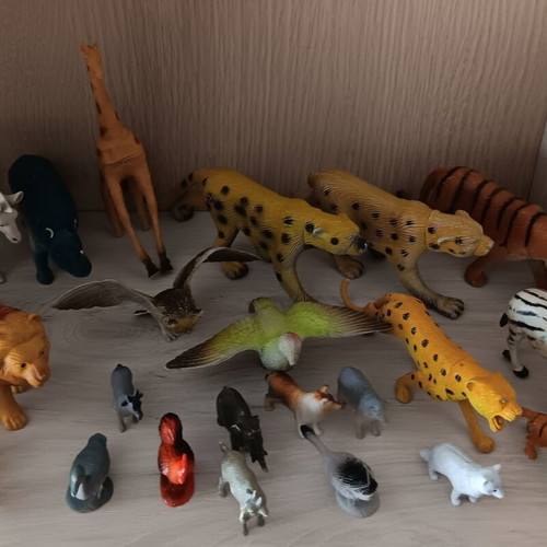 Plastic wild animal toys used, lot