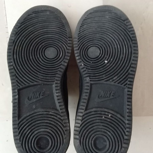 Nike Athletic Shoes size 29.5 like new, black