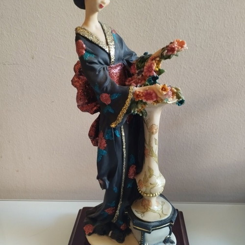 Vintage Italian Geisha Figurine El.a.N, like new, 33cm