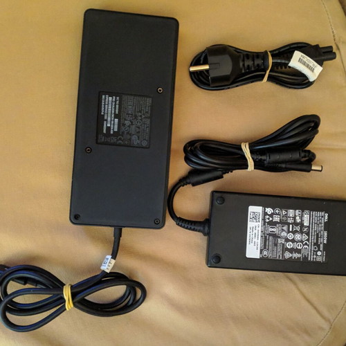 Dell WD19S 130W USB-C Docking Station like new with HDMI, DisplayPort, PD and Ethernet