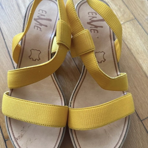 Envie Shoes yellow platform sandals like new, size 38