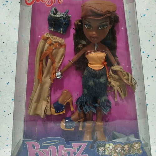 Bratz Sasha Strut It! doll new in box with damaged packaging