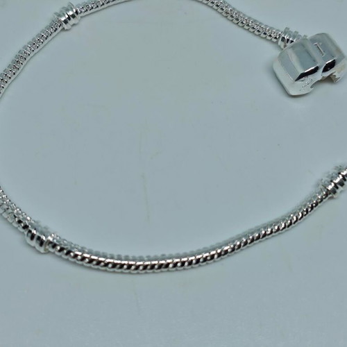 Silver bracelet snake chain with heart clasp S925 like new