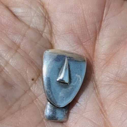 Cycladic Art Pendant Head like new