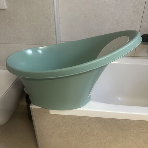 Shnuggle Baby Bath Tub Mint Color Like New