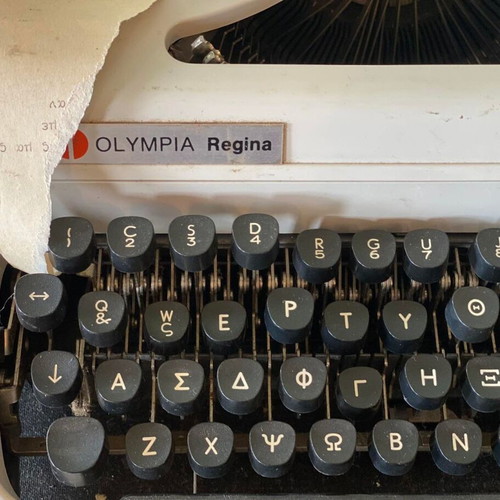 Olympia Regina typewriter used, Greek script