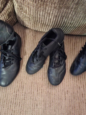 Ποδοσφαιρικά παπούτσια Adidas Predator Club σαν καινούργια, 3 ζευγάρια 39,5-43,5