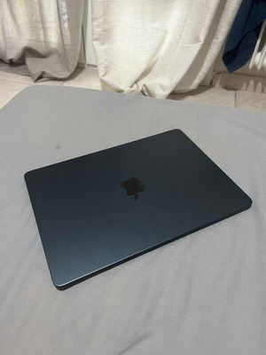 MacBook Air M2 σαν καινούργιο, 16GB RAM, 256GB αποθηκευτικός χώρος, macOS