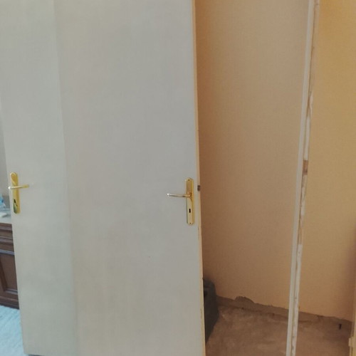 Wooden doors used, set of 7 with handles