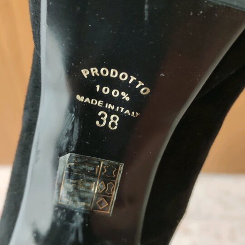 Black pumps size 38 like new