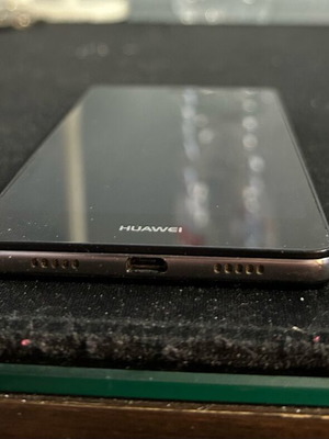 Huawei P20 Lite μεταχειρισμένο, μαύρο, 64GB, Dual SIM με θήκη και φορτιστή