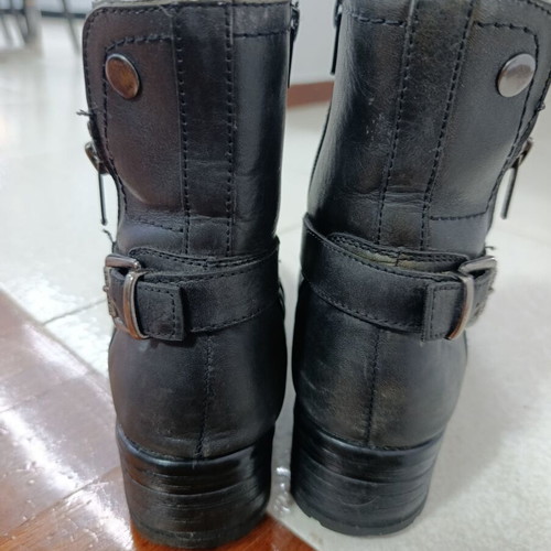 Lasocki women's black leather ankle boots used