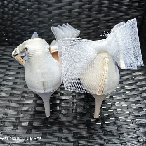 Jimmy Choo Averly 100 satin pumps used, size 40