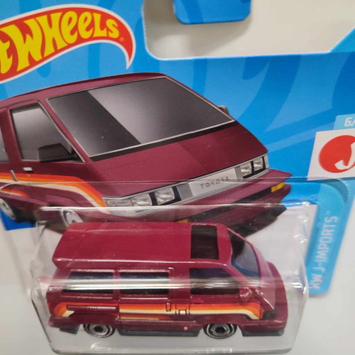 Toyota Van 1986 Hot Wheels 1:64 scale new
