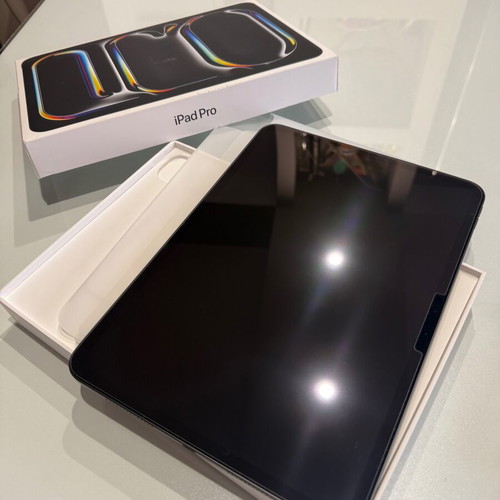 iPad Pro 11” M5 256GB Wi-Fi with Apple Pencil Pro like new